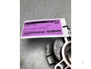 Gebruikte Vacuumpomp (Diesel) Volvo V40 (MV) 2.0 D4 16V Prijs € 50,00 Margeregeling aangeboden door Gebr Opdam B.V.