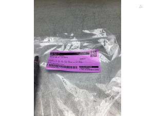 Gebruikte Verstuiver (diesel) Volvo V40 (MV) 2.0 D4 16V Prijs € 100,00 Margeregeling aangeboden door Gebr Opdam B.V.