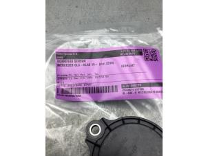 Gebruikte Sensor Nokkenas Mercedes GLC (X253) 2.0 350 e 16V 4-Matic Prijs € 15,00 Margeregeling aangeboden door Gebr Opdam B.V.