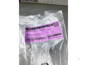 Gebruikte Sensor Nokkenas Mercedes GLC (X253) 2.0 350 e 16V 4-Matic Prijs € 15,00 Margeregeling aangeboden door Gebr Opdam B.V.