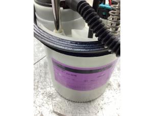 Gebruikte Benzinepomp Volkswagen Golf VII (AUA) 2.0 GTI 16V Performance Package Prijs € 50,00 Margeregeling aangeboden door Gebr Opdam B.V.