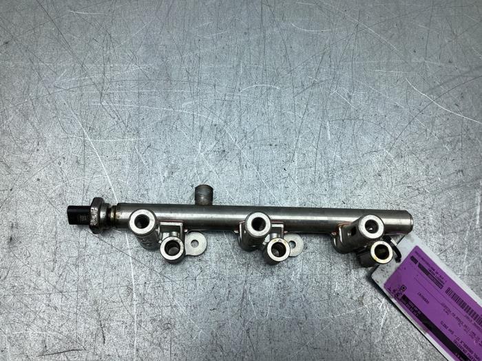 Gebruikte Injector brug Opel Crossland (X) 1.2 Turbo 12V Prijs € 120,00 Margeregeling aangeboden door Gebr Opdam B.V.