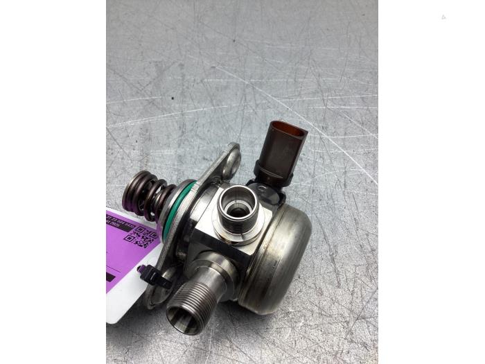 Brandstofpomp Mechanisch van een Mercedes-Benz C (W205) C-180 1.5 EQ Boost 2021