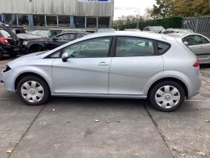 Gebruikte Dorpel links Seat Leon (1P1) 1.6 Prijs op aanvraag aangeboden door Gebr Opdam B.V.