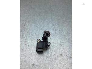 Gebruikte Bobine Mercedes E (R238) E-200 2.0 Turbo 16V Prijs € 20,00 Margeregeling aangeboden door Gebr Opdam B.V.