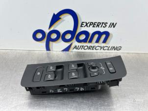 Gebruikte Ruit schakelaar elektrisch Volvo V40 (MV) 2.0 T2 16V Prijs € 50,00 Margeregeling aangeboden door Gebr Opdam B.V.