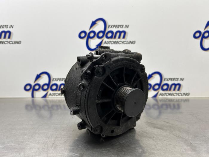 Gebruikte Dynamo Mercedes ML I (163) 270 2.7 CDI 20V Prijs € 125,00 Margeregeling aangeboden door Gebr Opdam B.V.
