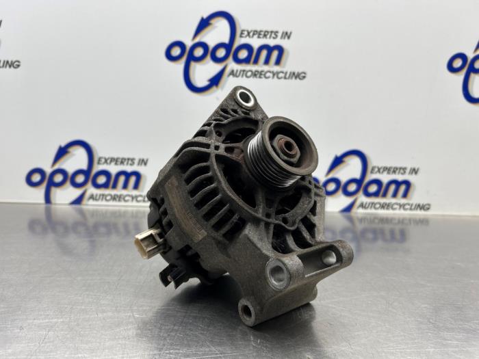 Gebruikte Dynamo Ford Focus 1 Wagon 1.6 16V Prijs € 50,00 Margeregeling aangeboden door Gebr Opdam B.V.