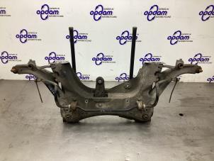 Gebruikte Subframe Renault Clio III (BR/CR) 1.6 16V Prijs € 100,00 Margeregeling aangeboden door Gebr Opdam B.V.