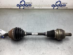 Gebruikte Aandrijfas links-voor Audi Q3 (F3B) 1.5 35 TFSI 16V Prijs € 300,00 Margeregeling aangeboden door Gebr Opdam B.V.