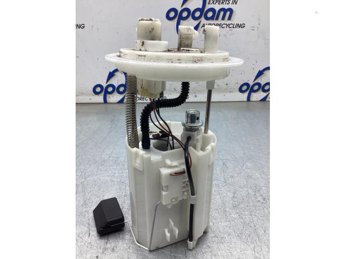 Gebruikte Benzinepomp Mitsubishi Space Star (A0) 1.0 12V Prijs € 50,00 Margeregeling aangeboden door Gebr Opdam B.V.