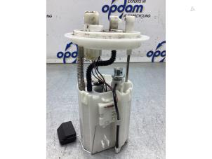 Gebruikte Benzinepomp Mitsubishi Space Star (A0) 1.0 12V Prijs € 50,00 Margeregeling aangeboden door Gebr Opdam B.V.