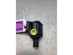 Gebruikte Extra waterpomp Audi A4 Avant (B8) 1.8 TFSI 16V Prijs € 20,00 Margeregeling aangeboden door Gebr Opdam B.V.