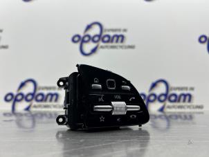 Gebruikte Radiobediening Stuur Mercedes GLE (V167) Prijs € 40,00 Margeregeling aangeboden door Gebr Opdam B.V.