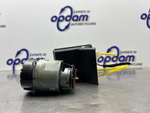 Gebruikte Motor Centrale Deurvergrendeling Mercedes A (W168) 1.9 A-190 Prijs € 75,00 Margeregeling aangeboden door Gebr Opdam B.V.