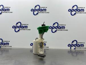 Gebruikte Benzinepomp Mini Mini Open (R57) 1.6 16V Cooper S Prijs € 100,00 Margeregeling aangeboden door Gebr Opdam B.V.