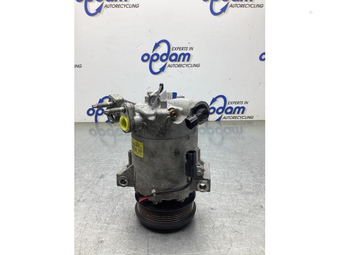 Gebruikte Aircopomp Ford C-Max (DXA) 1.0 Ti-VCT EcoBoost 12V 125 Prijs € 125,00 Margeregeling aangeboden door Gebr Opdam B.V.