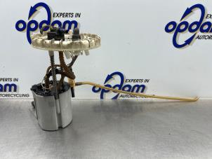 Gebruikte Benzinepomp Audi A6 (C6) 2.4 V6 24V Prijs € 100,00 Margeregeling aangeboden door Gebr Opdam B.V.