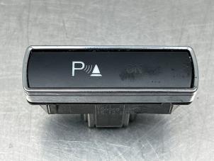 Gebruikte PDC Schakelaar Ford Mondeo IV 1.6 EcoBoost 16V Prijs € 15,00 Margeregeling aangeboden door Gebr Opdam B.V.