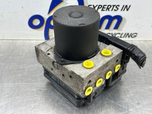 Gebruikte ABS Pomp Ford Transit 2.2 TDCi 16V Prijs € 125,00 Margeregeling aangeboden door Gebr Opdam B.V.