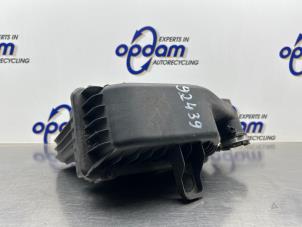Gebruikte Luchtfilterhuis Citroen C4 Cactus (0B/0P) 1.2 PureTech 82 12V Prijs € 40,00 Margeregeling aangeboden door Gebr Opdam B.V.