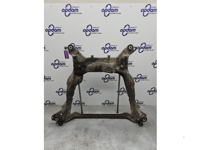 Gebruikte Subframe Volvo V60 I (FW/GW) 2.4 D6 20V Plug-in Hybrid AWD Prijs € 200,00 Margeregeling aangeboden door Gebr Opdam B.V.