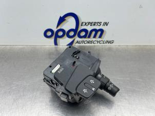 Gebruikte Ruitenwis Schakelaar Renault Clio III (BR/CR) 1.6 16V Prijs € 50,00 Margeregeling aangeboden door Gebr Opdam B.V.