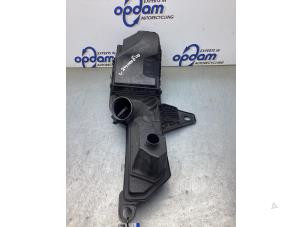 Gebruikte Luchtfilterhuis BMW 1 serie (F20) 116d 1.6 16V Efficient Dynamics Prijs € 60,00 Margeregeling aangeboden door Gebr Opdam B.V.
