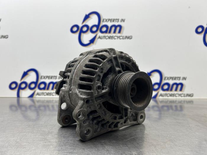 Gebruikte Dynamo Volkswagen Golf IV (1J1) 1.4 16V Prijs € 50,00 Margeregeling aangeboden door Gebr Opdam B.V.