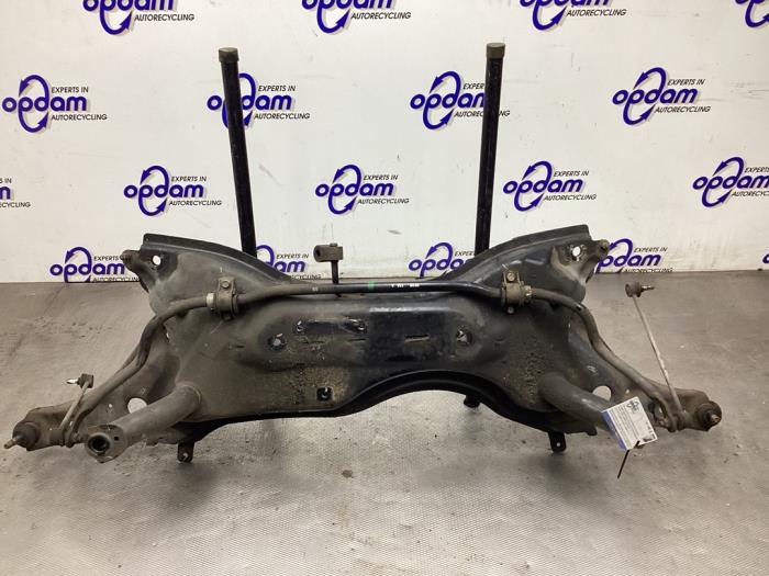 Subframe van een Suzuki Alto 1.0 12V 2013