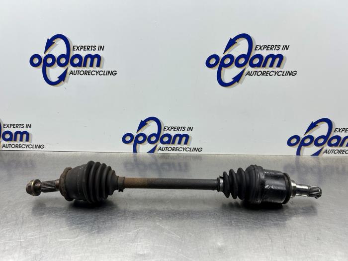 Gebruikte Steekas links-voor BMW Mini (R50/53) 1.6 16V Cooper Prijs € 50,00 Margeregeling aangeboden door Gebr Opdam B.V.