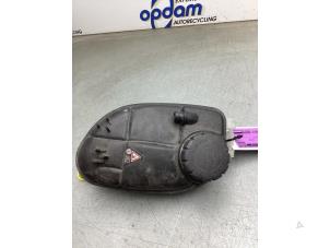 Gebruikte Expansievat Mercedes A (W176) 1.6 A-160 16V Prijs € 30,00 Margeregeling aangeboden door Gebr Opdam B.V.