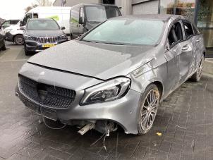Gebruikte Fusee links-voor Mercedes A (W176) 1.6 A-160 16V Prijs € 100,00 Margeregeling aangeboden door Gebr Opdam B.V.