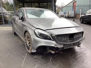 Gebruikte Steekas rechts-voor Mercedes A (W176) 1.6 A-160 16V Prijs € 150,00 Margeregeling aangeboden door Gebr Opdam B.V.