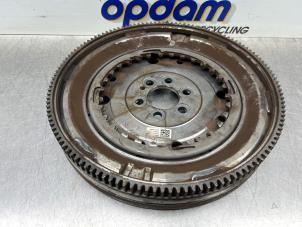 Gebruikte Vliegwiel Volkswagen Polo VI (AW1) 1.0 TSI 12V Prijs € 100,00 Margeregeling aangeboden door Gebr Opdam B.V.