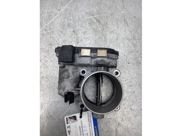 Gebruikte Gasklephuis Volvo V70 (BW) 2.4 D5 20V AWD Prijs € 40,00 Margeregeling aangeboden door Gebr Opdam B.V.