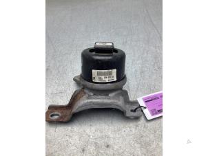 Gebruikte Motorsteun Volvo V60 I (FW/GW) 2.4 D6 20V Plug-in Hybrid AWD Prijs € 40,00 Margeregeling aangeboden door Gebr Opdam B.V.