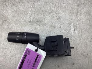 Gebruikte Knipperlicht Schakelaar Mazda 3 (BM/BN) 2.0 SkyActiv-G 16V Prijs € 25,00 Margeregeling aangeboden door Gebr Opdam B.V.