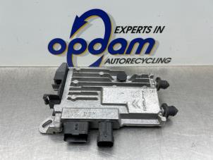 Gebruikte Start/Stop computer Peugeot 308 SW (L4/L9/LC/LJ/LR) 1.6 BlueHDi 120 Prijs € 100,00 Margeregeling aangeboden door Gebr Opdam B.V.