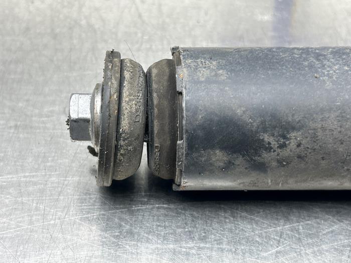 Schokdemper rechts-achter van een Peugeot 308 SW (L4/L9/LC/LJ/LR) 1.6 BlueHDi 120 2014