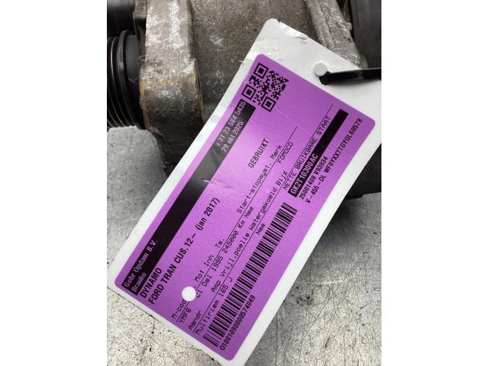 Dynamo van een Ford Transit Custom 2.0 TDCi 16V Eco Blue 130 2017