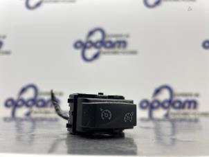 Gebruikte Cruise Control Bediening Renault Captur (2R) 0.9 Energy TCE 12V Prijs € 20,00 Margeregeling aangeboden door Gebr Opdam B.V.