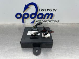 Gebruikte Computer Body Control Renault Captur (2R) 0.9 Energy TCE 12V Prijs € 75,00 Margeregeling aangeboden door Gebr Opdam B.V.