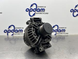 Gebruikte Dynamo Mercedes C Sportcoupé (C203) 1.8 C-180K 16V Prijs € 125,00 Margeregeling aangeboden door Gebr Opdam B.V.