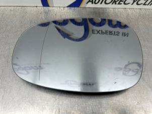 Gebruikte Spiegelglas links BMW 1 serie (E87/87N) 118i 16V Prijs € 20,00 Margeregeling aangeboden door Gebr Opdam B.V.