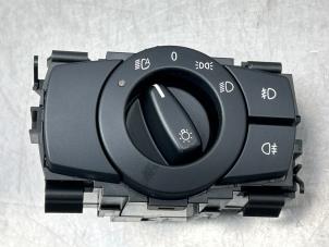 Gebruikte Schakelaar Licht BMW 1 serie (E87/87N) 118i 16V Prijs € 30,00 Margeregeling aangeboden door Gebr Opdam B.V.