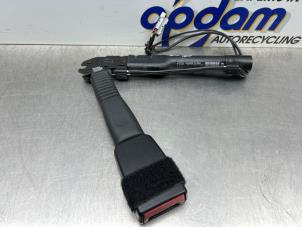 Gebruikte Veiligheidsgordel Insteek rechts-voor BMW 1 serie (E87/87N) 118i 16V Prijs € 50,00 Margeregeling aangeboden door Gebr Opdam B.V.