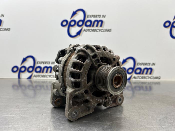 Gebruikte Alternator Renault Captur I (2R) 0.9 Energy TCE 12V Prijs € 75,00 Margeregeling aangeboden door Gebr Opdam B.V.