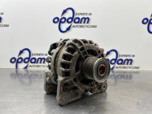 Gebruikte Dynamo Renault Captur (2R) 0.9 Energy TCE 12V Prijs € 75,00 Margeregeling aangeboden door Gebr Opdam B.V.