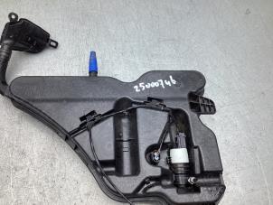 Gebruikte Ruitensproeiertank voor BMW i4 (G26) M50 84 kWh Prijs € 50,00 Margeregeling aangeboden door Gebr Opdam B.V.